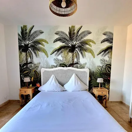 Castillon Des Baux Hotel