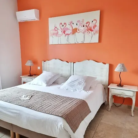 Castillon Des Baux Hotel