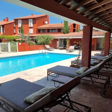 Castillon Des Baux Hotel 3*